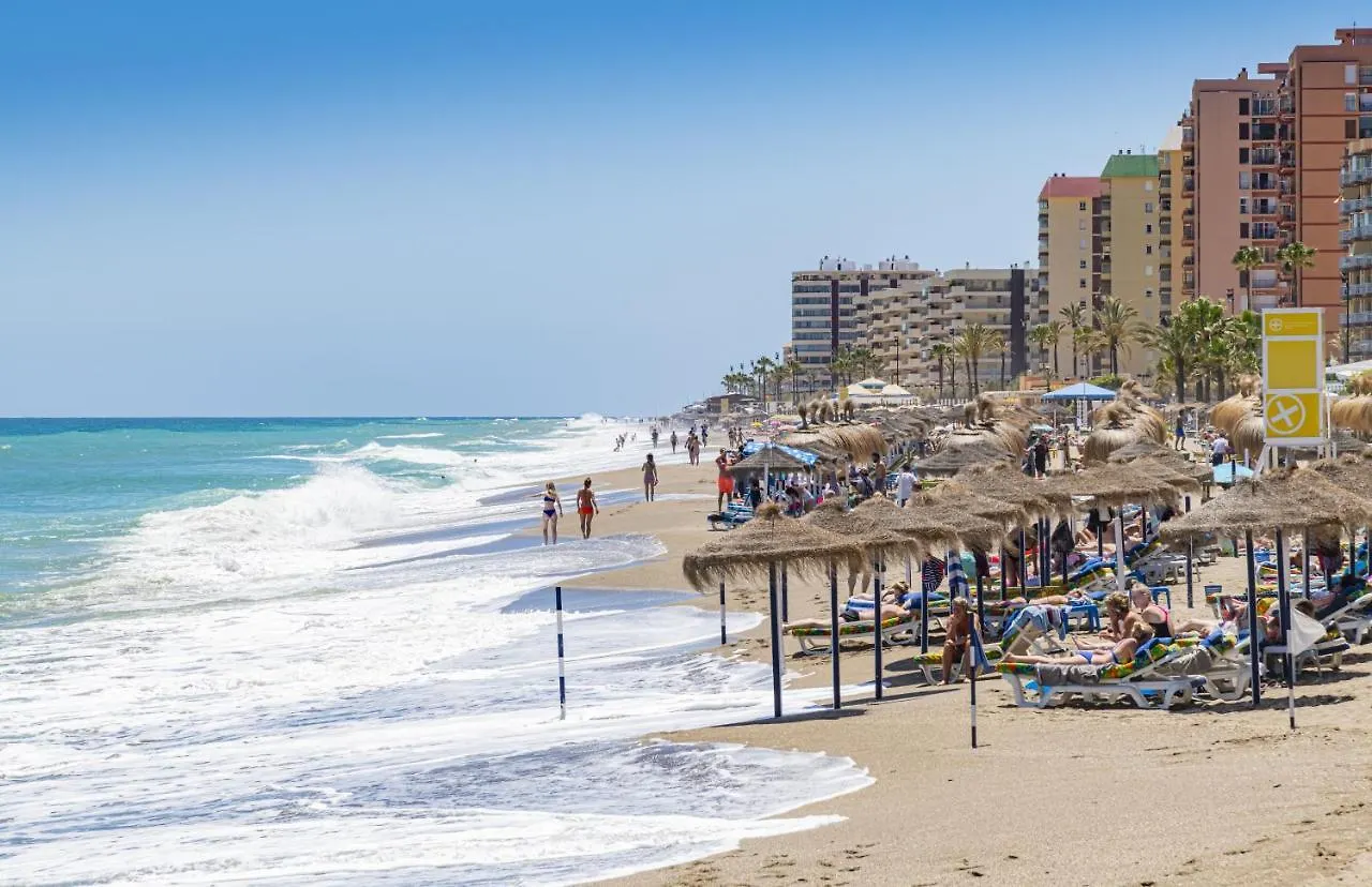 Top Floor Fuengirola Park Apartment With Parking