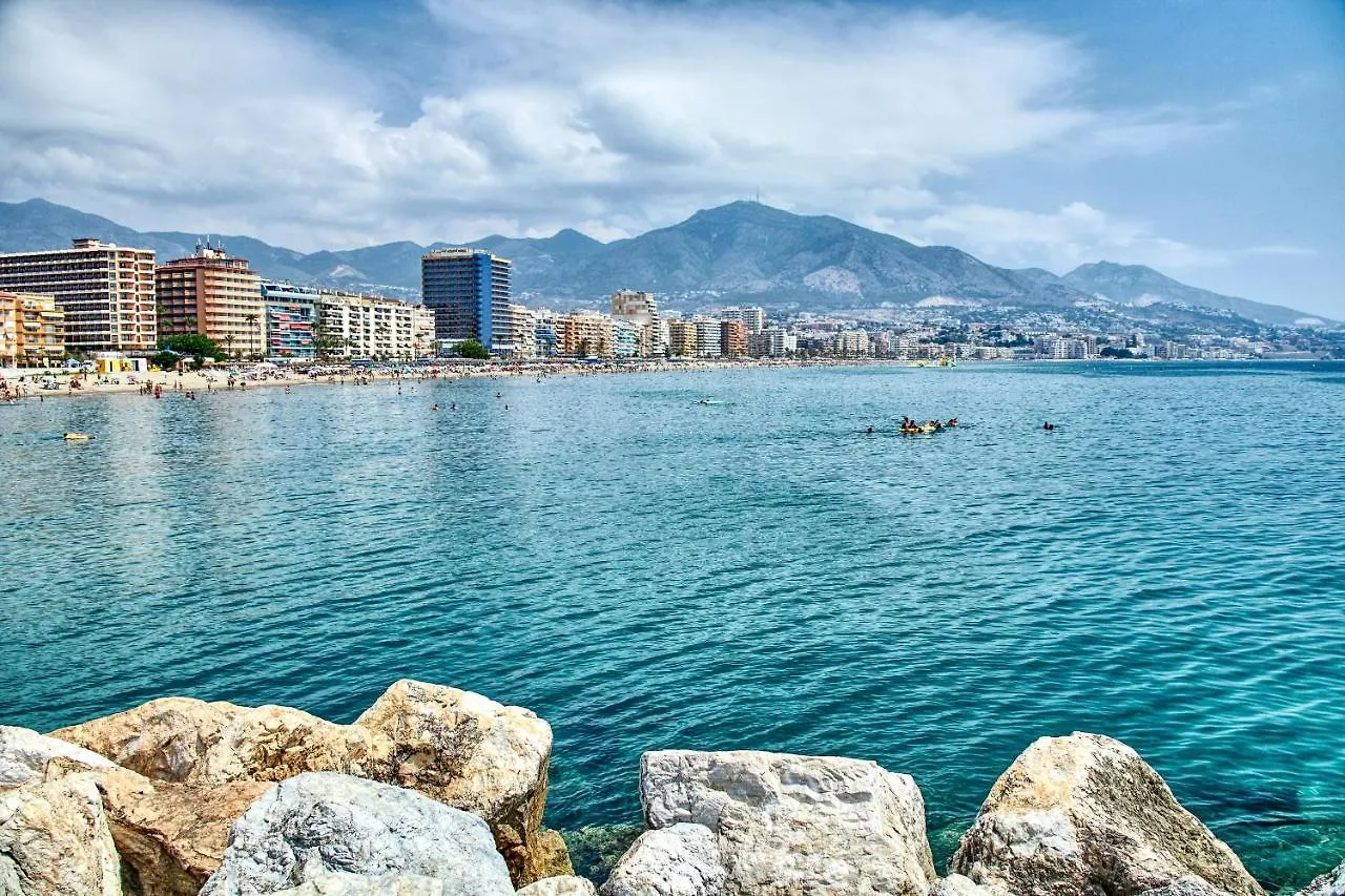 Top Floor Fuengirola Park Apartment With Parking