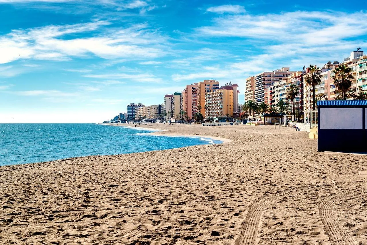 Top Floor Fuengirola Park Apartment With Parking