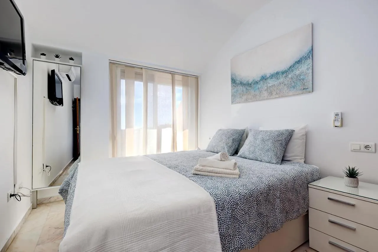 Top Floor Fuengirola Park Apartment With Parking