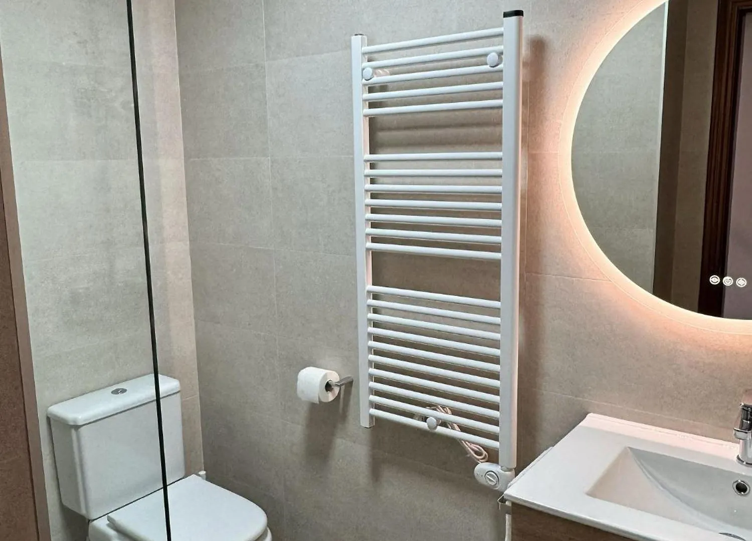 Top Floor Fuengirola Park Apartment With Parking
